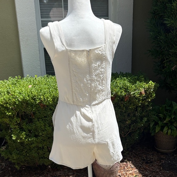 Guess Floral Embroidered White Romper - Picture 5 of 13